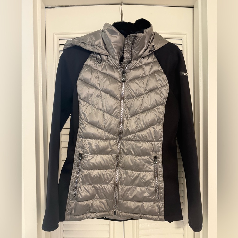 Calvin Klein Women's Metallic Silver and Black Puffer Jacket